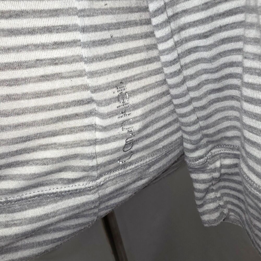 Calvin Klein Cowl Neck Lightweight Active Top Size Medium - Picture 8 of 10